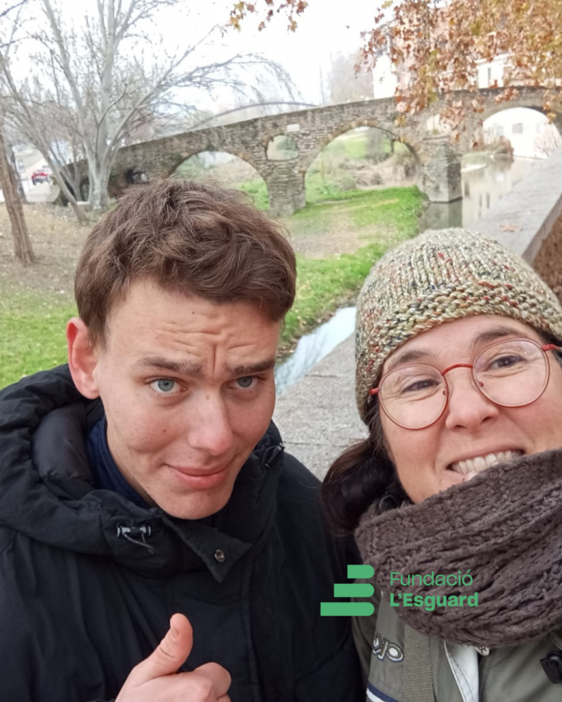 ENTREVISTA A UN/A VOLUNTARI/A DE LA FUNDACIÓ L’ESGUARD 